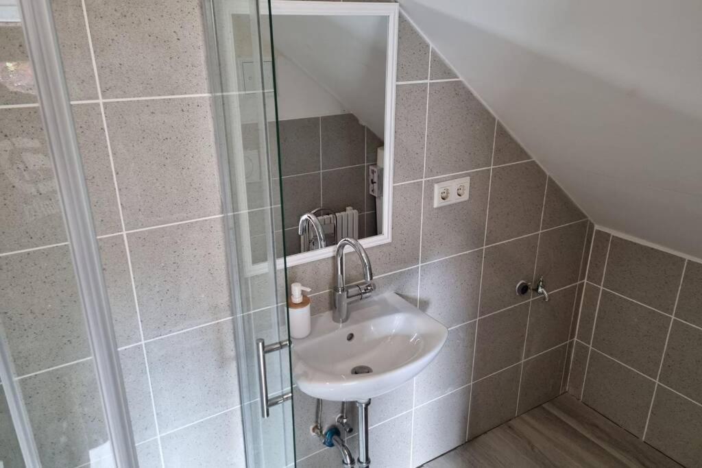 Ferienwohnung/Monteurwohnung Alte Garage Ahnatal المظهر الخارجي الصورة