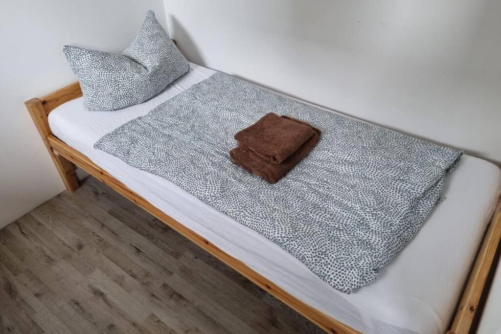 Ferienwohnung/Monteurwohnung Alte Garage Ahnatal المظهر الخارجي الصورة