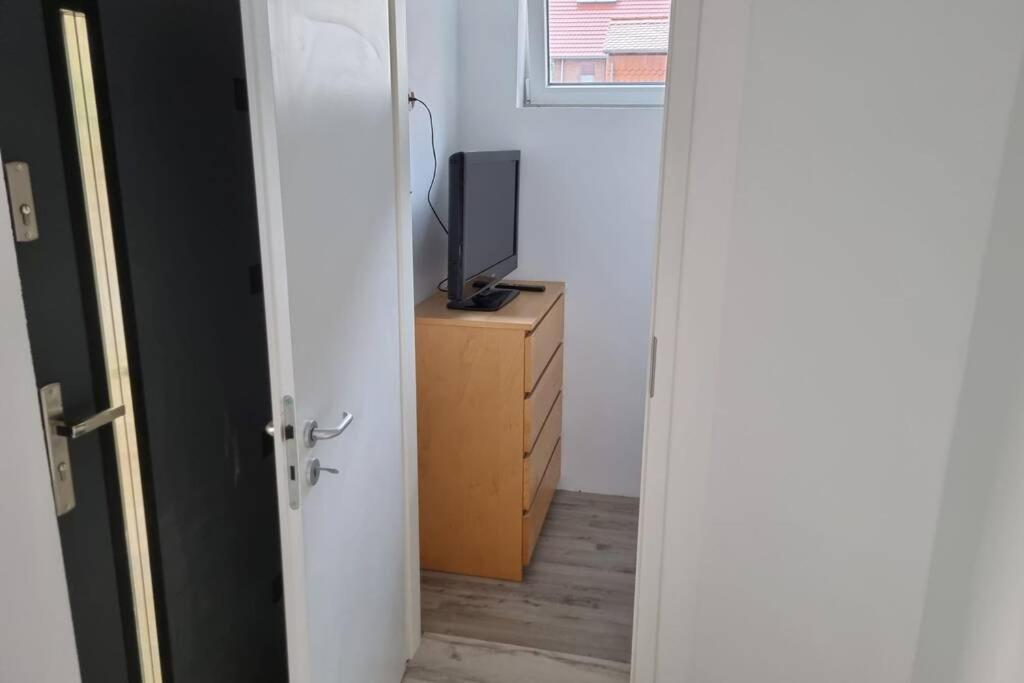Ferienwohnung/Monteurwohnung Alte Garage Ahnatal المظهر الخارجي الصورة