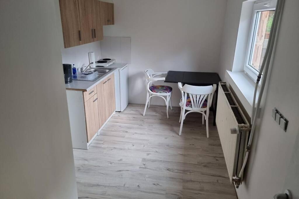 Ferienwohnung/Monteurwohnung Alte Garage Ahnatal المظهر الخارجي الصورة