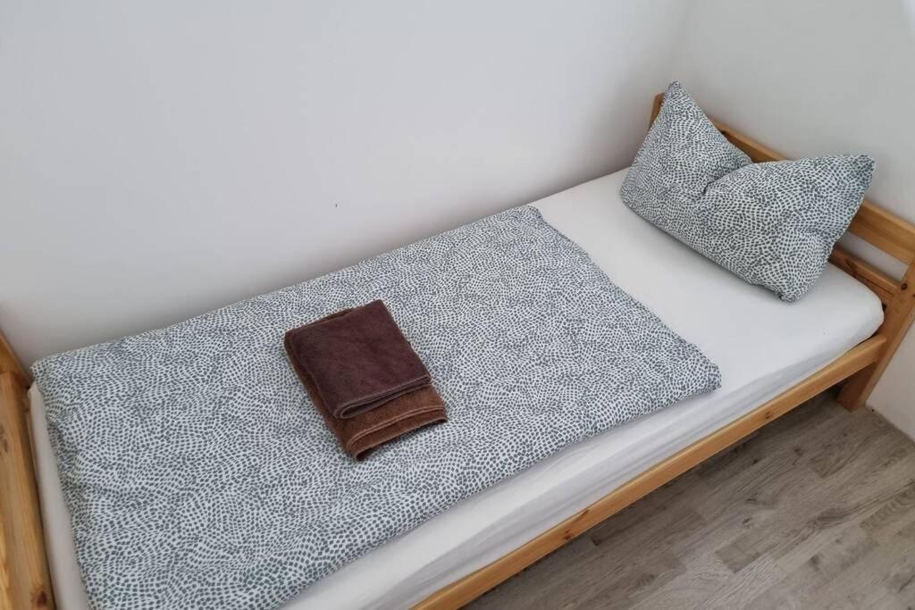 Ferienwohnung/Monteurwohnung Alte Garage Ahnatal المظهر الخارجي الصورة